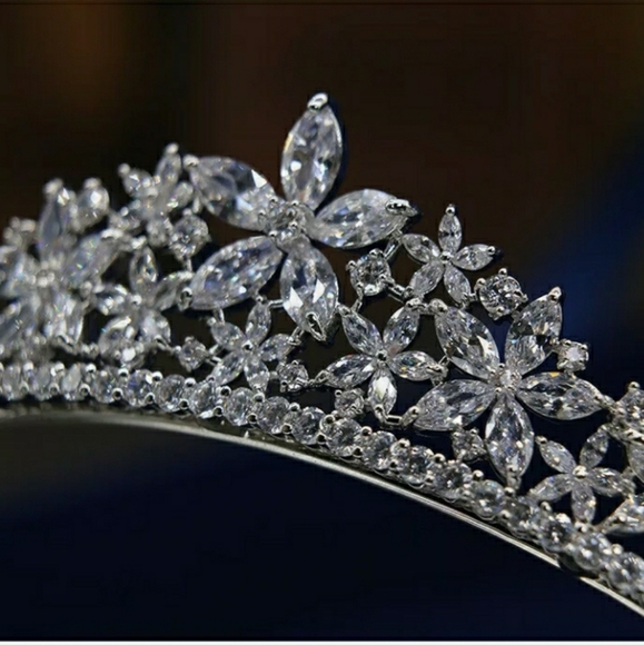 Wedding tiarea wedding crown